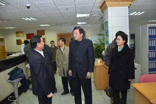 省政協委員視察省檔案局館