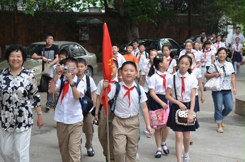 江蘇省檔案局舉辦“檔案中的紅色記憶”夏令營活動